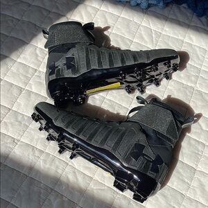 Under Armour Black Football Cleats